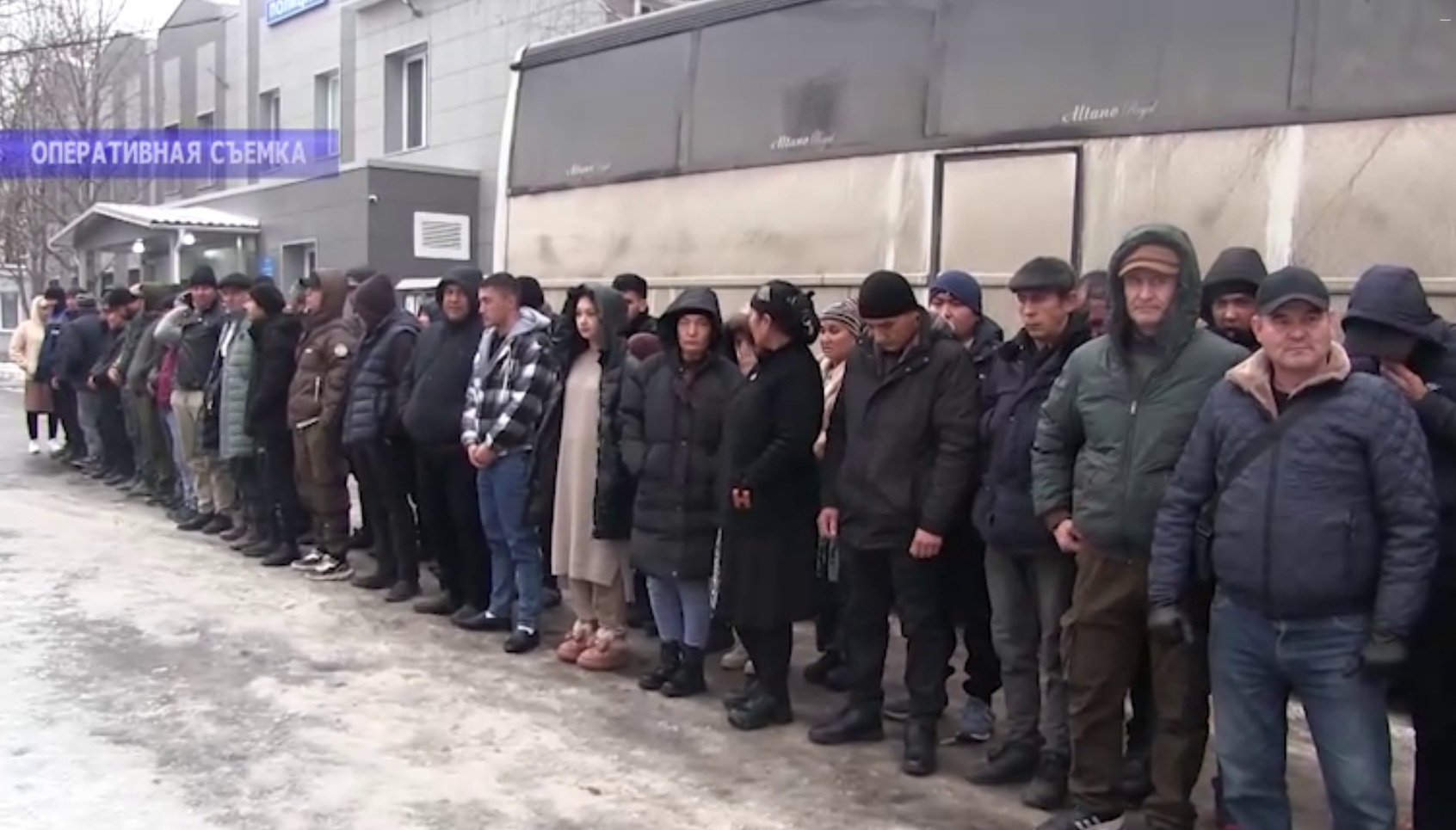 Автобус с 68 мигрантами остановили на саратовской объездной дороге